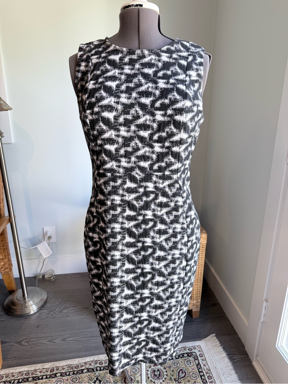Calvin Klein Black & White Patterned Midi Sheath Dress
